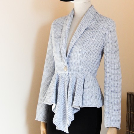 Blazer à boutonnage simple à basque asymétrique et col châle, fait sur mesure en France