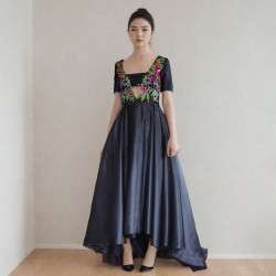 Robe noire longue asymétrique