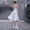 Dos de la robe princesse bustier, dessous du genou, fluide et unique, confectionnée en France