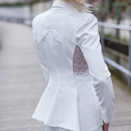 Veste blanche col châle cintrée et évasée, fabrication francaise