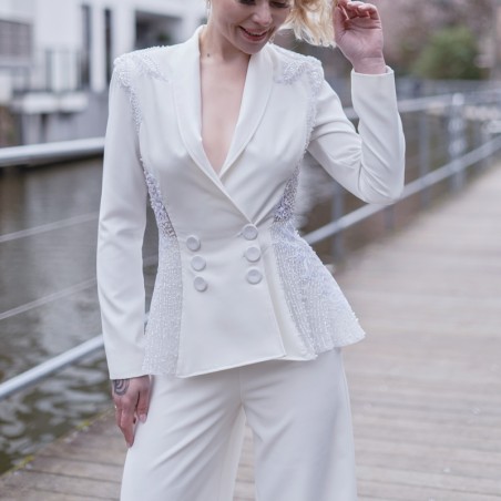 Veste blanche col châle cintrée et évasée, fabrication francaise