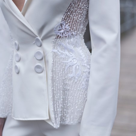 Veste blanche col châle cintrée et évasée, fabrication francaise