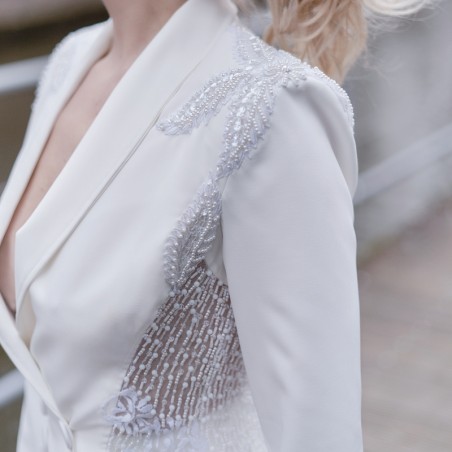 Veste blanche col châle à double boutonnage