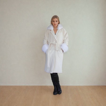 Manteau  coupe loose long ivoire femme avec  col fausse fourrure