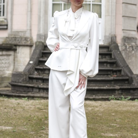 White blazer with asymmetrical shape, flared waist and airy sleeves, suited for special occasions