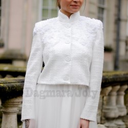Veste blanche courte habillée en tweed avec col officier, fabrication française