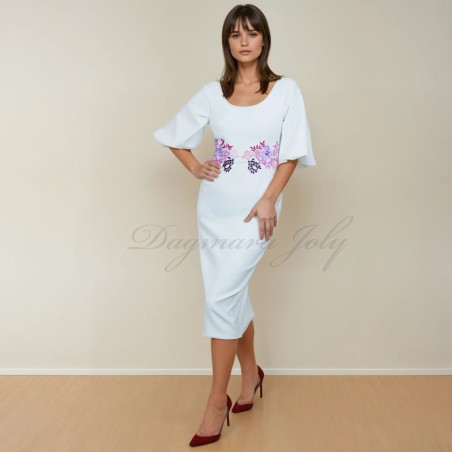 Robe de mariée midi Pencil portée par un mannequin – vue de face