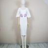 Mannequin portant la robe de mariée Pencil – profil en face