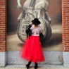 Robe rouge sur modèle en extérieur – inspiration mariage intimiste ou elopement