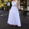 Profil de la robe de mariée sur mesure en lin, mettant en valeur la silhouette fluide