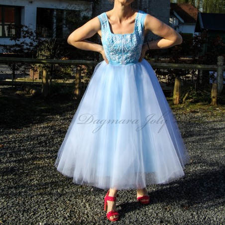 Robe sans manches artisanale en tulle blanc