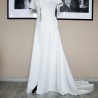 Robe de mariée artisanale fabriquée en France, montrant les détails fins de couture et de tissu