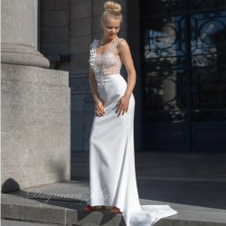 Sleeveless Pearl Wedding Dress with Train & Deep V Back