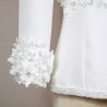 Détail des cristaux, perles et sequins sur le corsage.