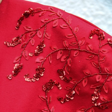 Manteau Rouge en Laine 100% Pure Brodé à la Main – Pièce Unique et Artisanale de Luxe