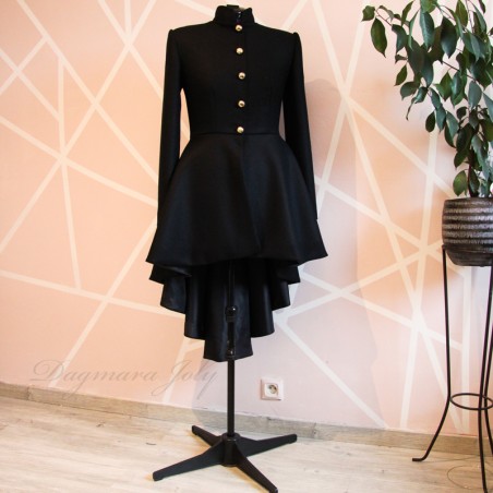 Manteau d’hiver asymétrique noir en laine avec col officier, boutonné devant
