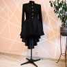 Manteau d’hiver asymétrique noir en laine avec col officier, boutonné devant