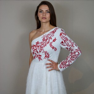 Robe de mariée mi-longue à épaule dénudée brodée main