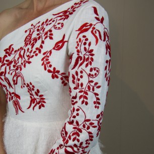 Zoom hand embroidery on elegant midi wedding dress