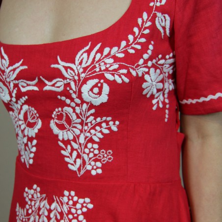 Gros plan de la broderie sur lin français premium