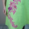 Zoom sur la broderie de la Robe courte artisanale en lin naturel