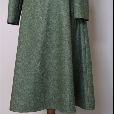 Zoom on the fabric of the Chic forest green tweed skirt suit made to measure