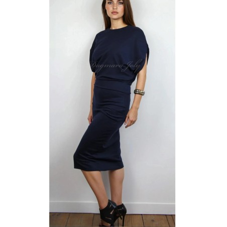 Close-up of fitted pencil skirt detailing.