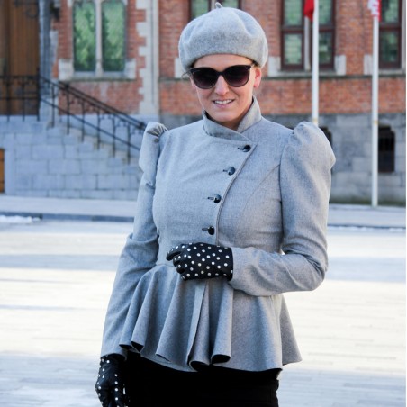 Veste élégante grise en laine, coupe à basque et manches bouffantes, faite sur mesure