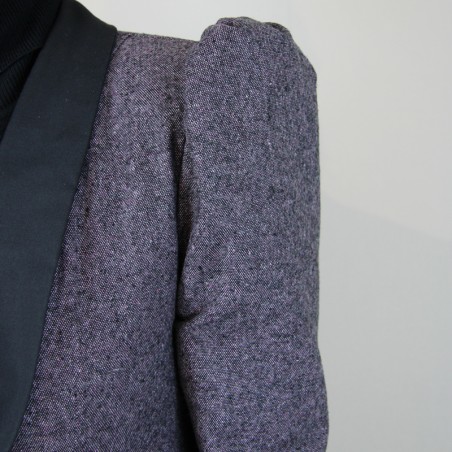 Vue sur manche bouffante de la Veste femme d'affaires pour réunions et événements formelles