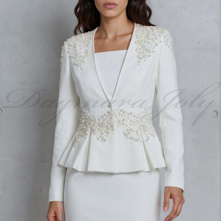 vue de face du costume de mariage jupe peplum sur mesure, avec veste ajustée et jupe crayon