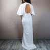 Vue de dos d’une robe de mariée moderne en crêpe avec boutons décoratifs et doc nu