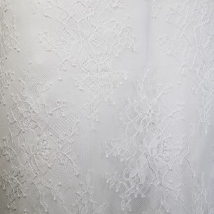 Robe de Mariée en Dentelle de Chantilly - Dos Nu et Manches Cape Papillon