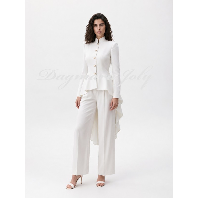 Tailleur pantalon de mariée sur mannequin