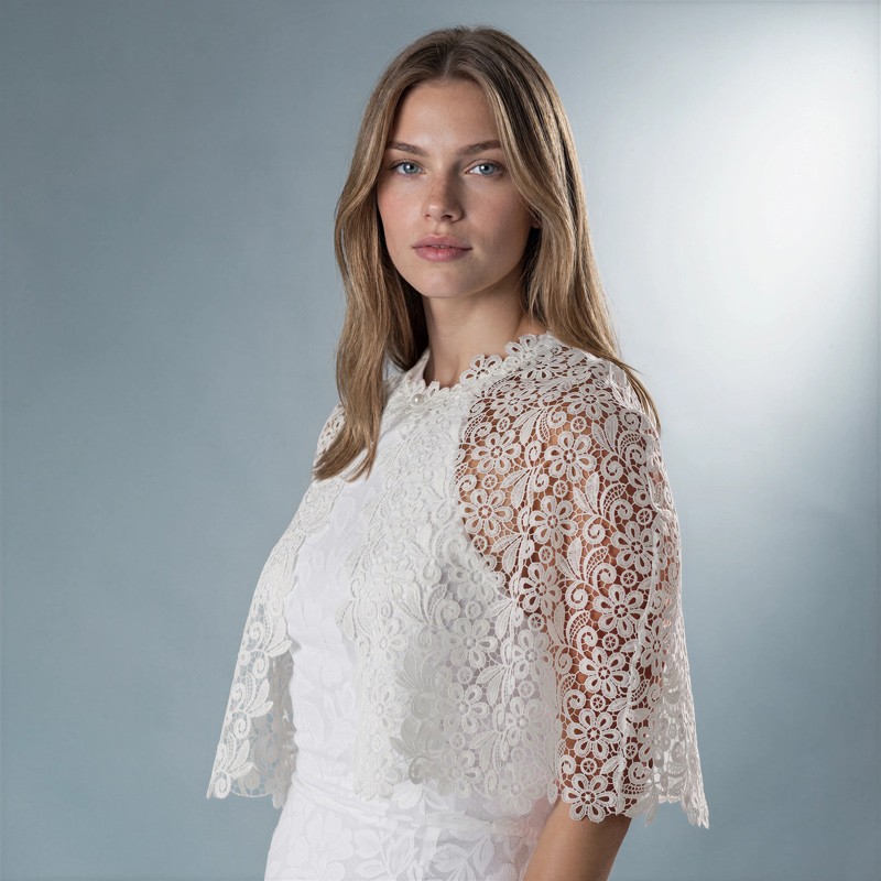 Cape de mariée en dentelle – Alternative au voile