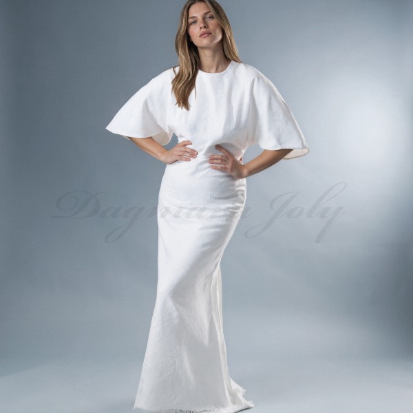 Robe de mariée longue en dentelle de Chantilly faite sur mesure