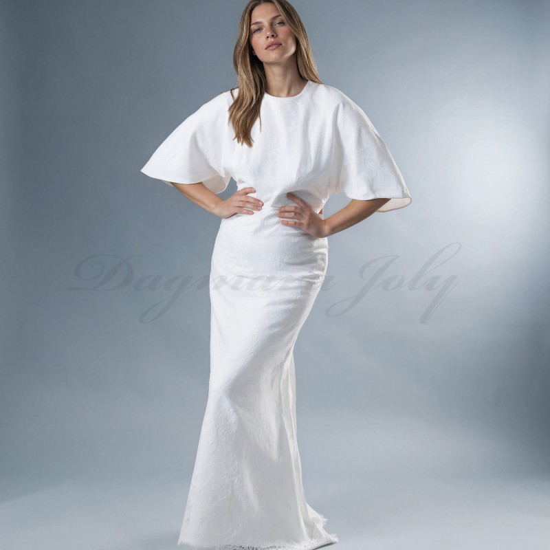 Robe de mariée longue en dentelle de Chantilly faite sur mesure