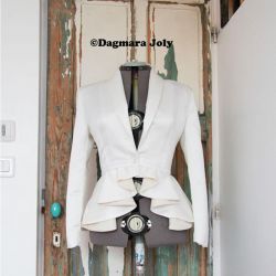 Veste blanche à basque femme col châle