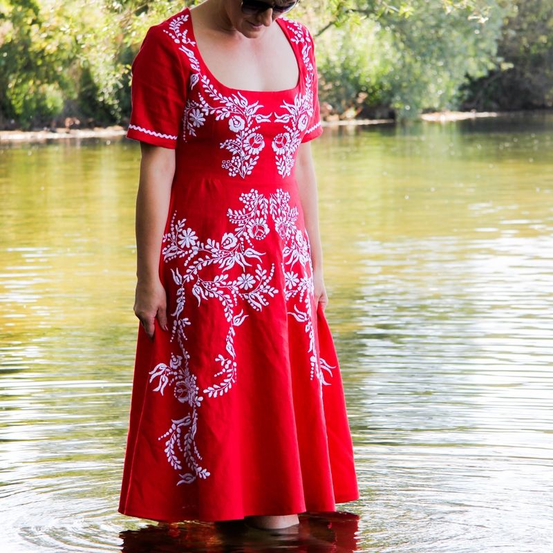 Linen short sleeves open back hand embroidered swing red dress Linen short sleeves open back hand embroidered swing red dress