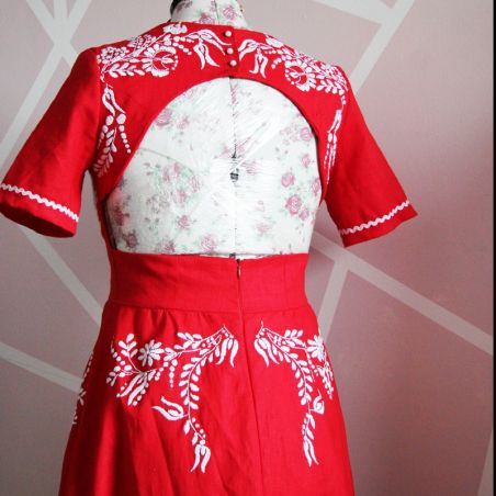Linen short sleeves open back swing red dress
