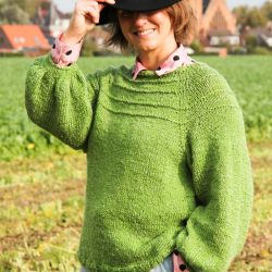 green lin hand knitted raglan sleeves sweater