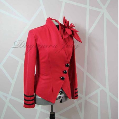 Veste / blazer femme , coupe asymétrique, en laine rouge