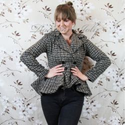 Veste en tweed à basque asymetrique femme