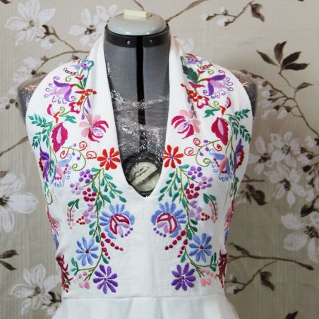 Détail du tissu en lin français et couture artisanale
