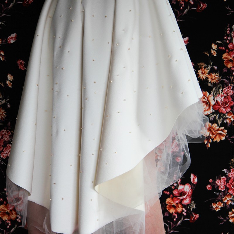 Robe ivoire asymétrique sans manches