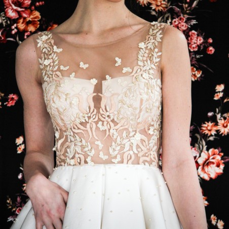 Ivory asymmetrical sleeveless tulle wedding dress