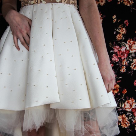 Ivory asymmetrical sleeveless tulle wedding dress