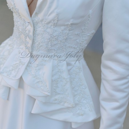 Veste de mariée blanche col châle à basque asymétrique