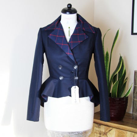 Blazer à boutonnage croisée à basque asymétrique, fait sur mesure