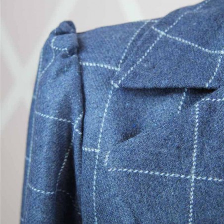 Blazer à simple boutonnage, cintré, bleu à carreaux à basque, manches longues froncées, fait sur mesure