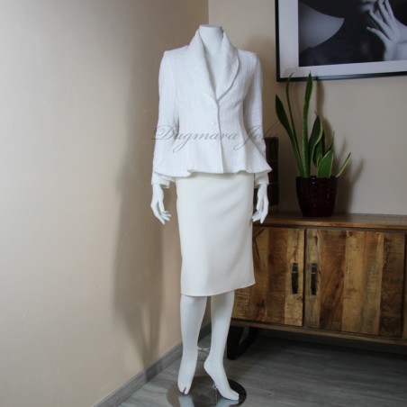 Blazer blanc col châle cintrée et évasée, fait sur mesure